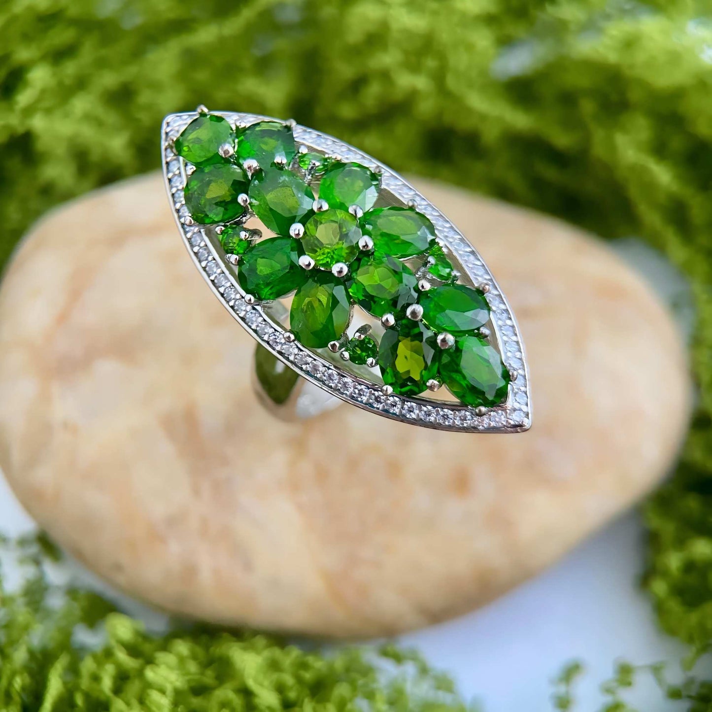 Leaflight – Natural Diopside Leaf Ring in 925 Sterling Silver