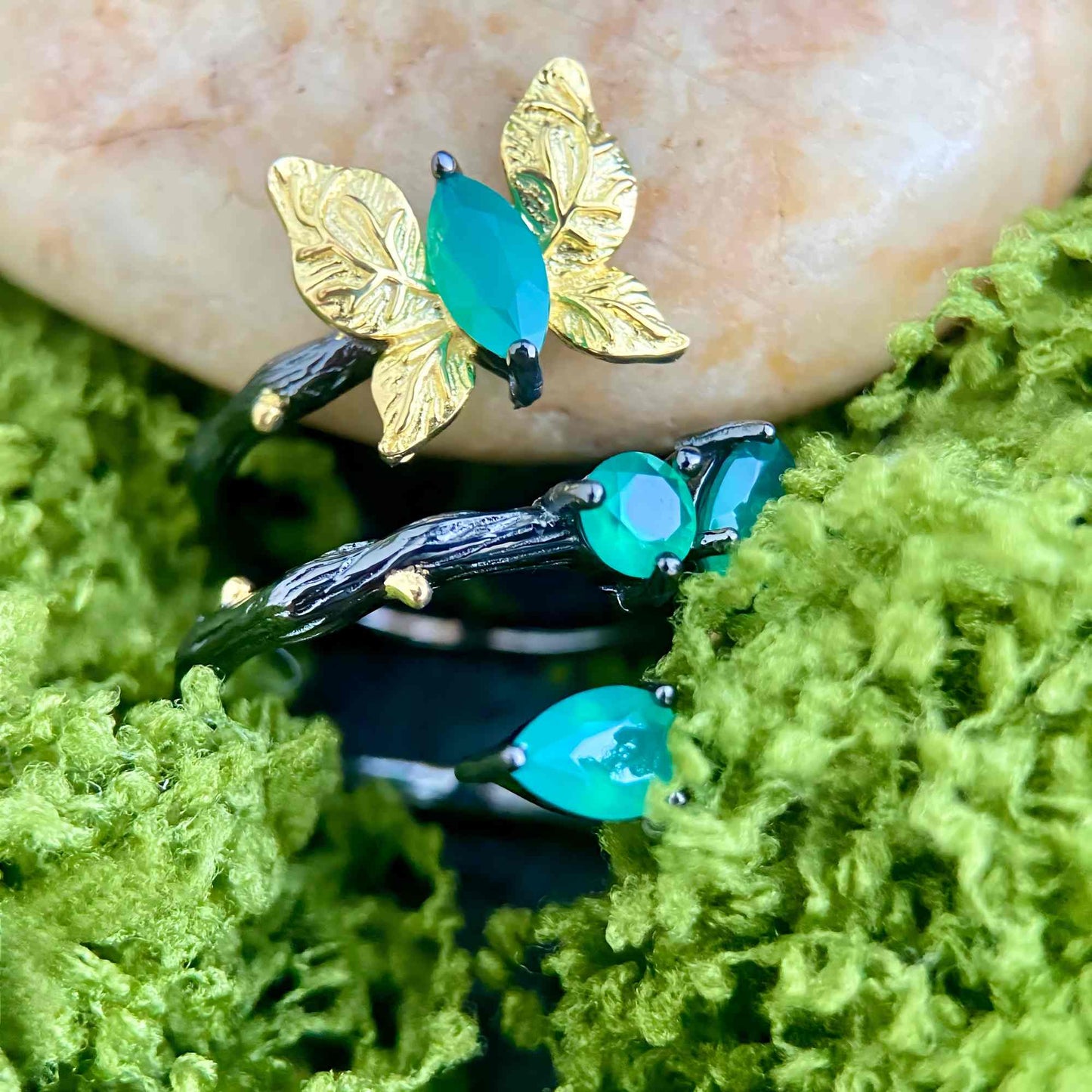 Dew Bloom – Natural Green Agate Leaf Ring in 926 Sterling Silver