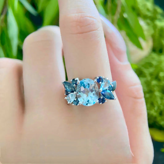 Crystal Lake Bloom – Blue Topaz Floral Cluster Ring in 925 Sterling Silver - Sound of Flowers