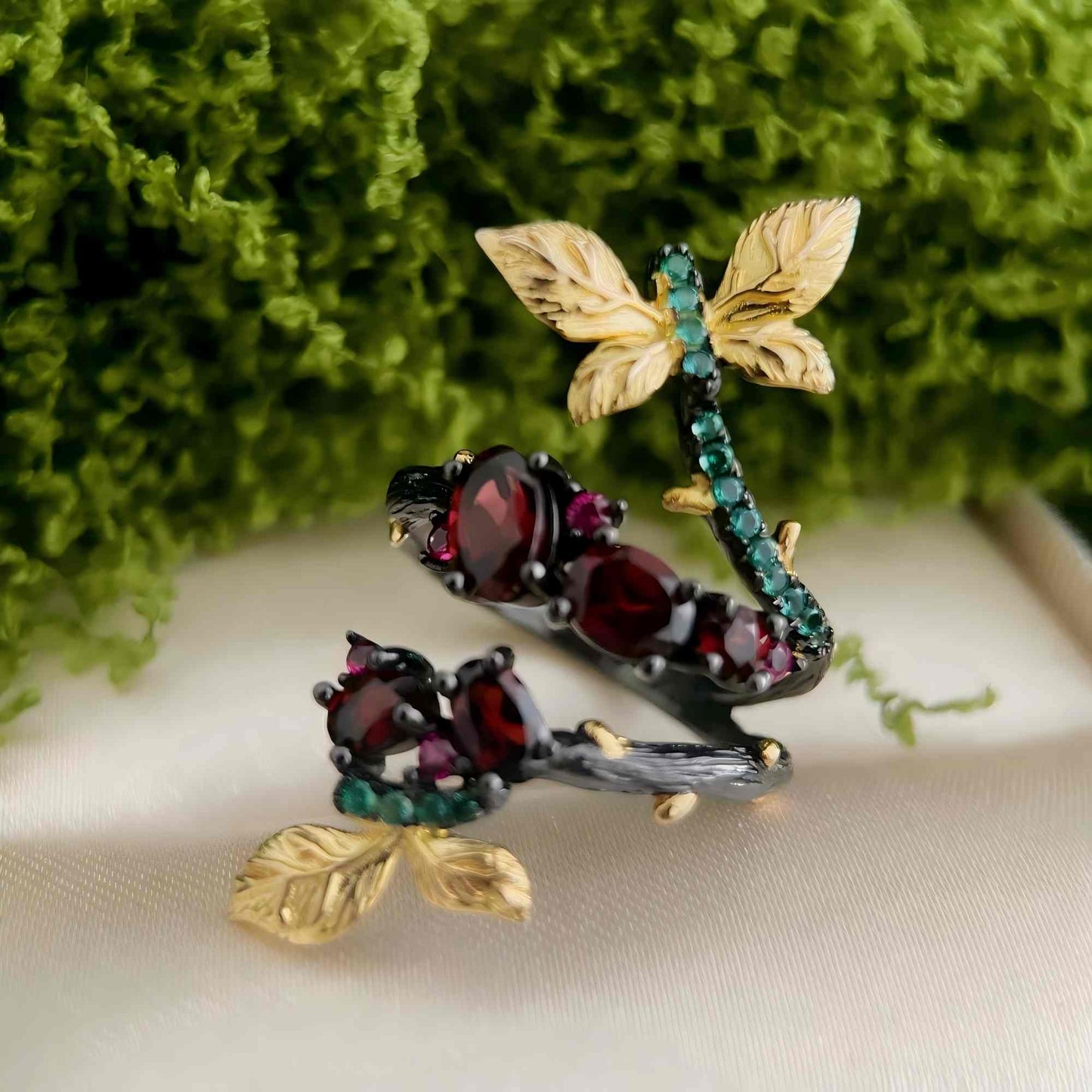 Crimson Secret – Natural Rhodolite Garnet Leaf Ring in 925 Sterling Silver - Sound of Flowers