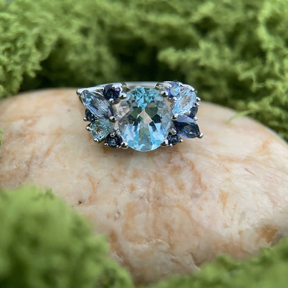 Crystal Lake Bloom – Blue Topaz Floral Cluster Ring in 925 Sterling Silver - Sound of Flowers