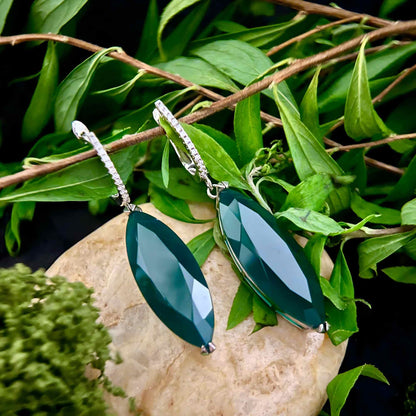 Emerald Grace: Green Agate Drop Earrings 