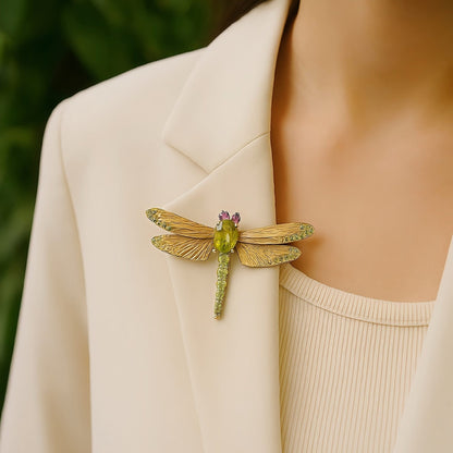 Garden Gleam – Natural Peridot Dragonfly Brooch in 925 Sterling Silver - Sound of Flowers