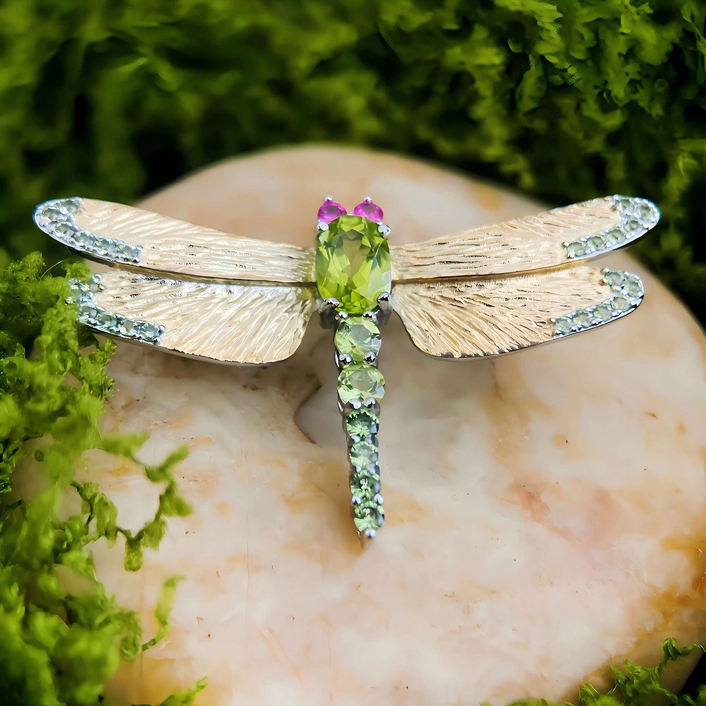 Garden Gleam – Peridot Dragonfly Brooch - Sound of Flowers