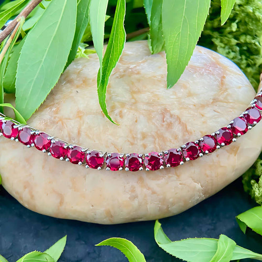 Heartline – Minimalist Ruby Chain Bracelet in Sterling Silver - Sound of Flowers