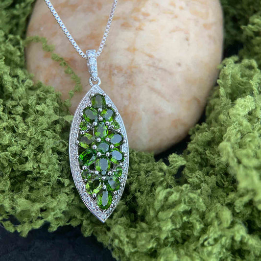 Leaflight – Diopside Leaf Pendant Necklace 