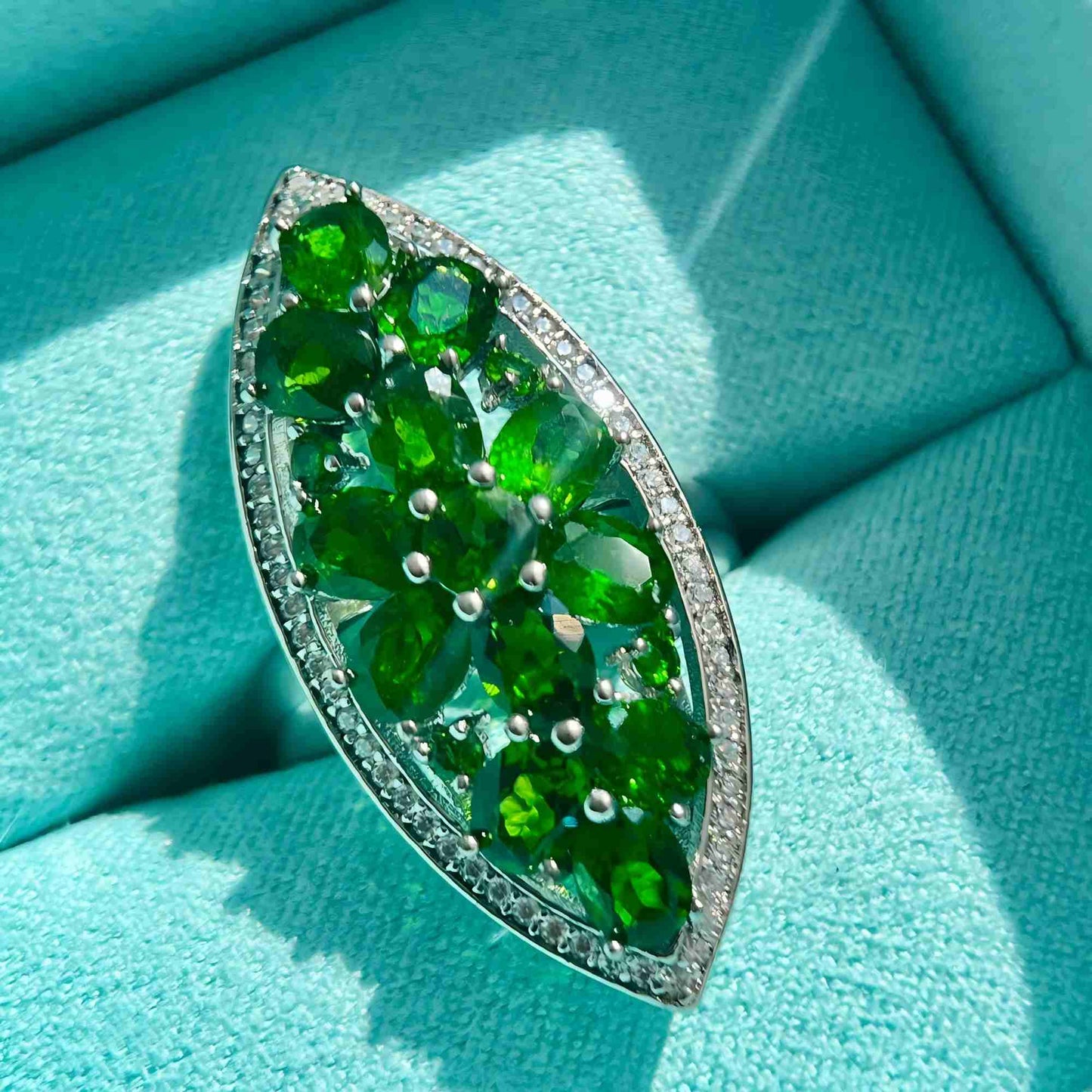 Leaflight – Natural Diopside Leaf Ring in 925 Sterling Silver - Sound of Flowers