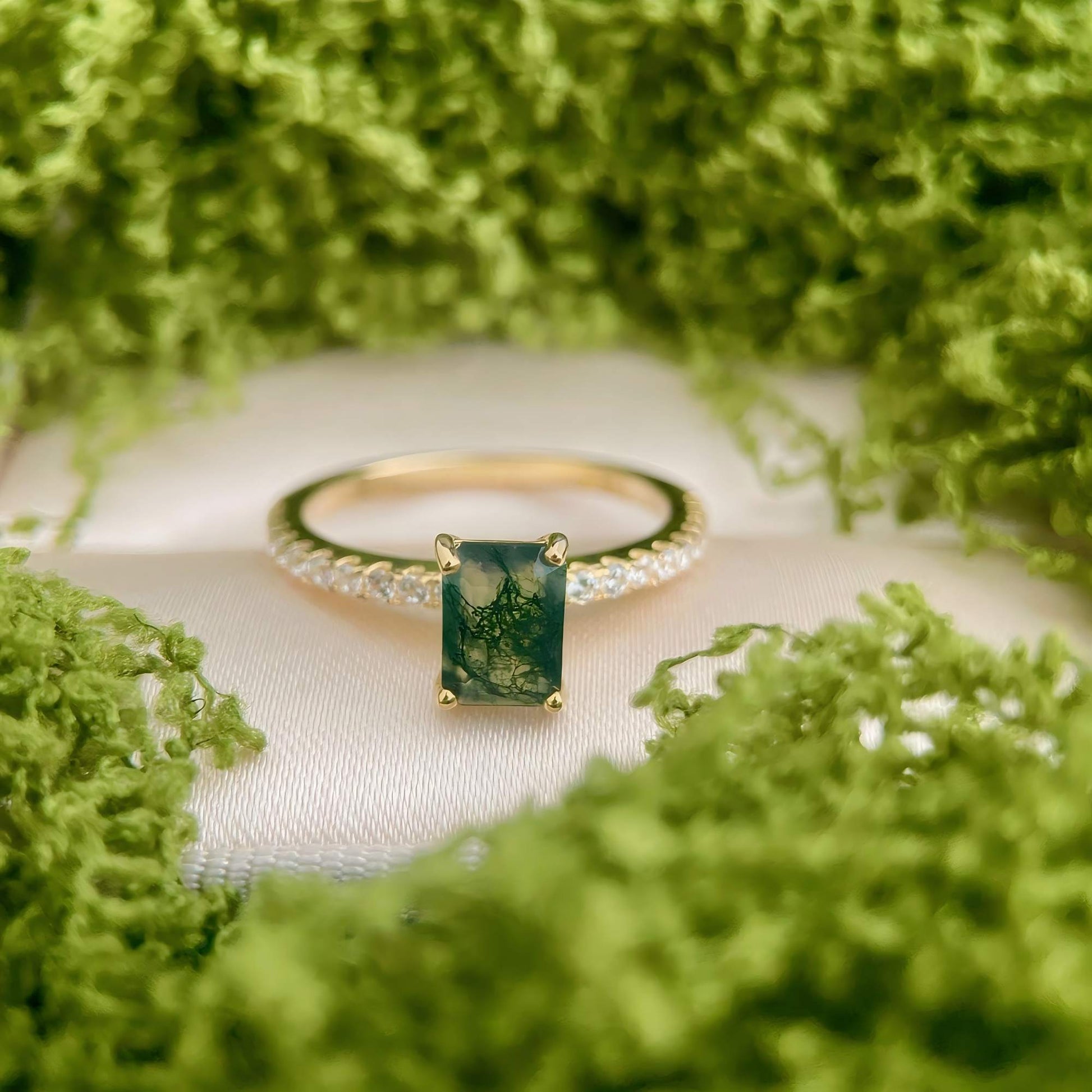 Moss Reverie – Twilight Stream Natural Agate Ring in Gold Vermeil over 925 Silver - Sound of Flowers