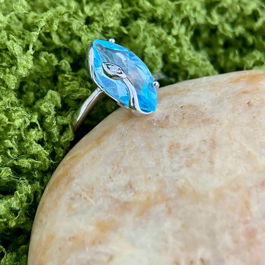 Personal Muse – Custom Sky Blue Topaz Ring in Sterling Silver - Sound of Flowers