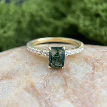 Silent Sky - Blue Topaz Rectangular Ring - Sound of Flowers