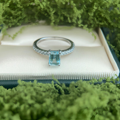 Silent Sky: Rectangular Blue Topaz Ring in 925 Sterling Silver - Sound of Flowers