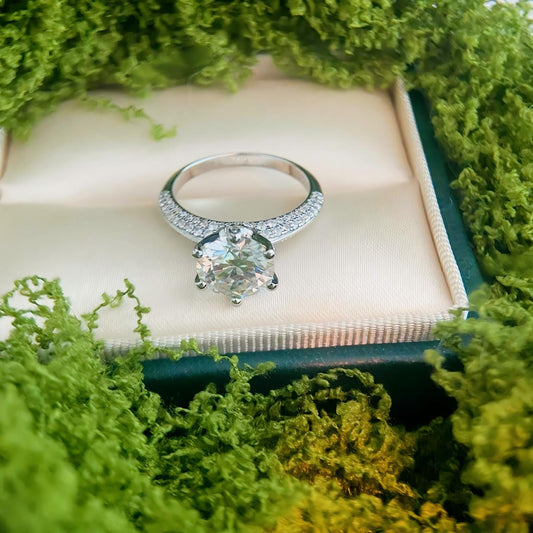 Starlit Crown – 3 Carat D Color Round Moissanite Statement Ring in 925 Silver - Sound of Flowers