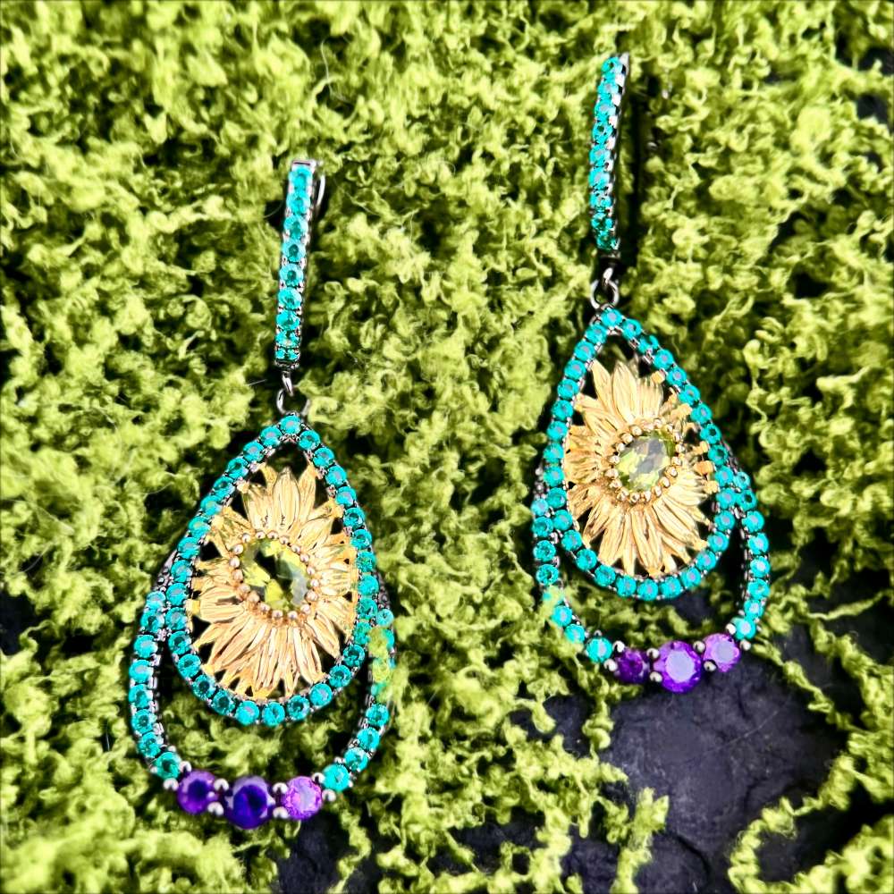Sunlight Bloom – Peridot & Amethyst Drop Earrings - Sound of Flowers