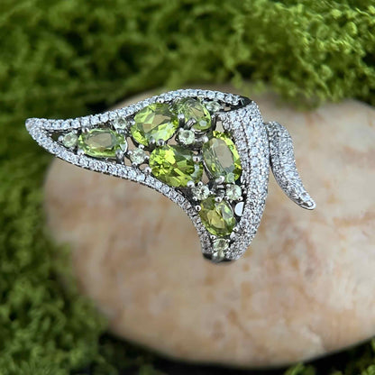 Verdant Calla – Peridot Lily - Inspired Statement Ring in 925 Sterling Silver - Sound of Flowers